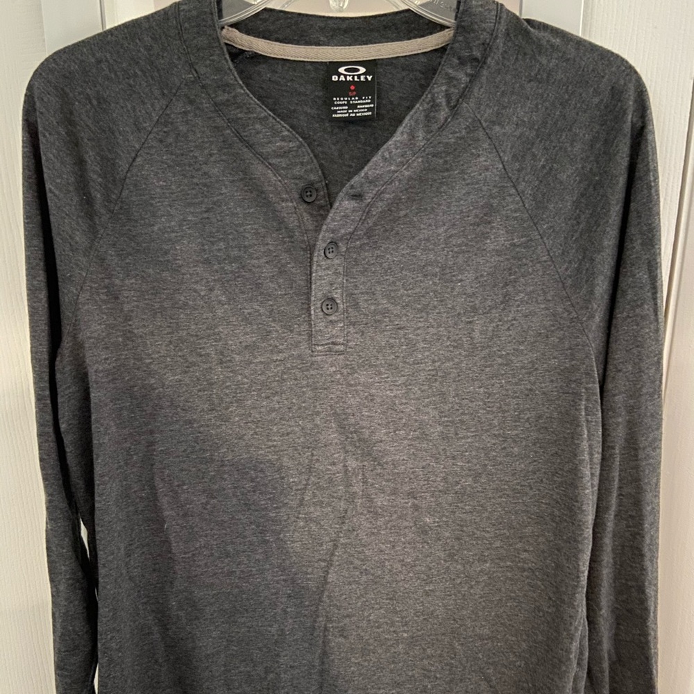 Oakley long sleeve shirt